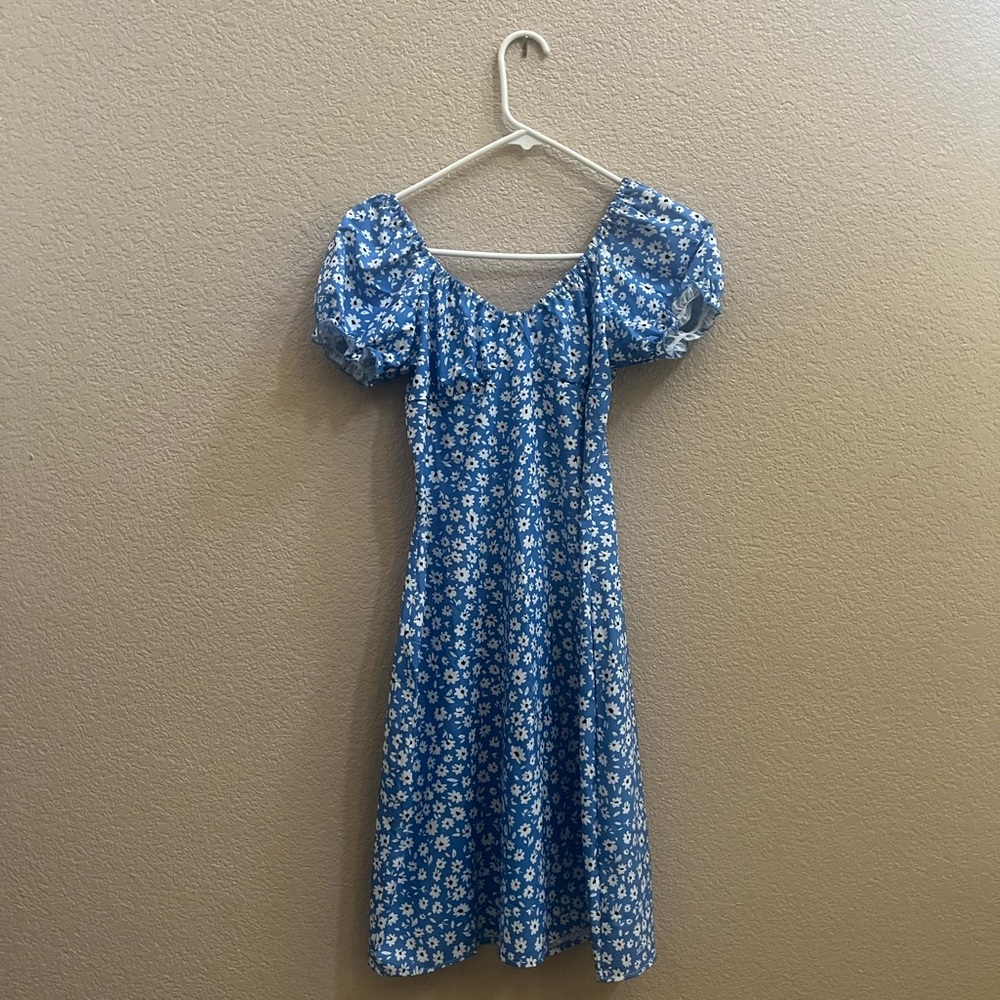Blue daisy summer dress